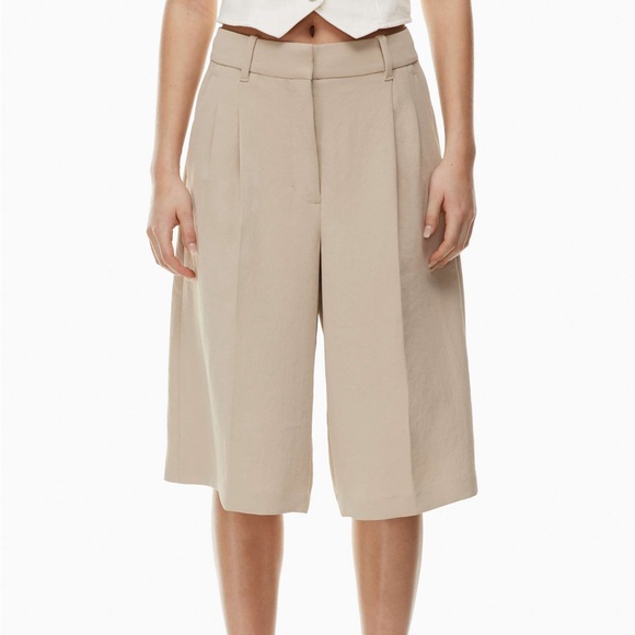 Aritzia The Effortless Knee Short Tan High Rise Wide Leg Trouser Shorts Size 4 - Picture 1 of 7